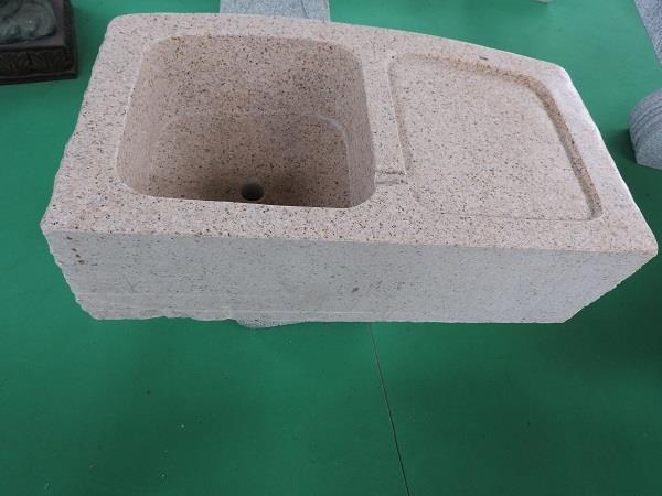 LAVABO LARICE CON SCOLAPIATTI - Granito giallo