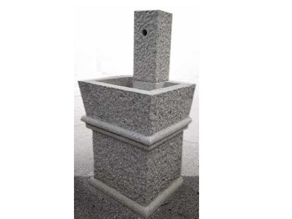 FONTANA RUSTICA - Granito grigio