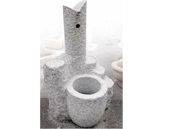 FONTANA COLONNA SPEZZATA - Granito grigio