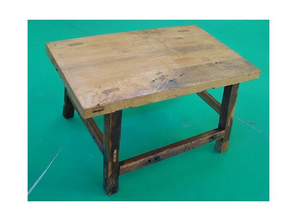 TAVOLINO IN LEGNO
