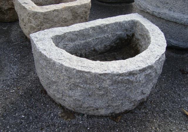 FIORIERA CICALA SEMICERCHIO 60 - Granito grigio